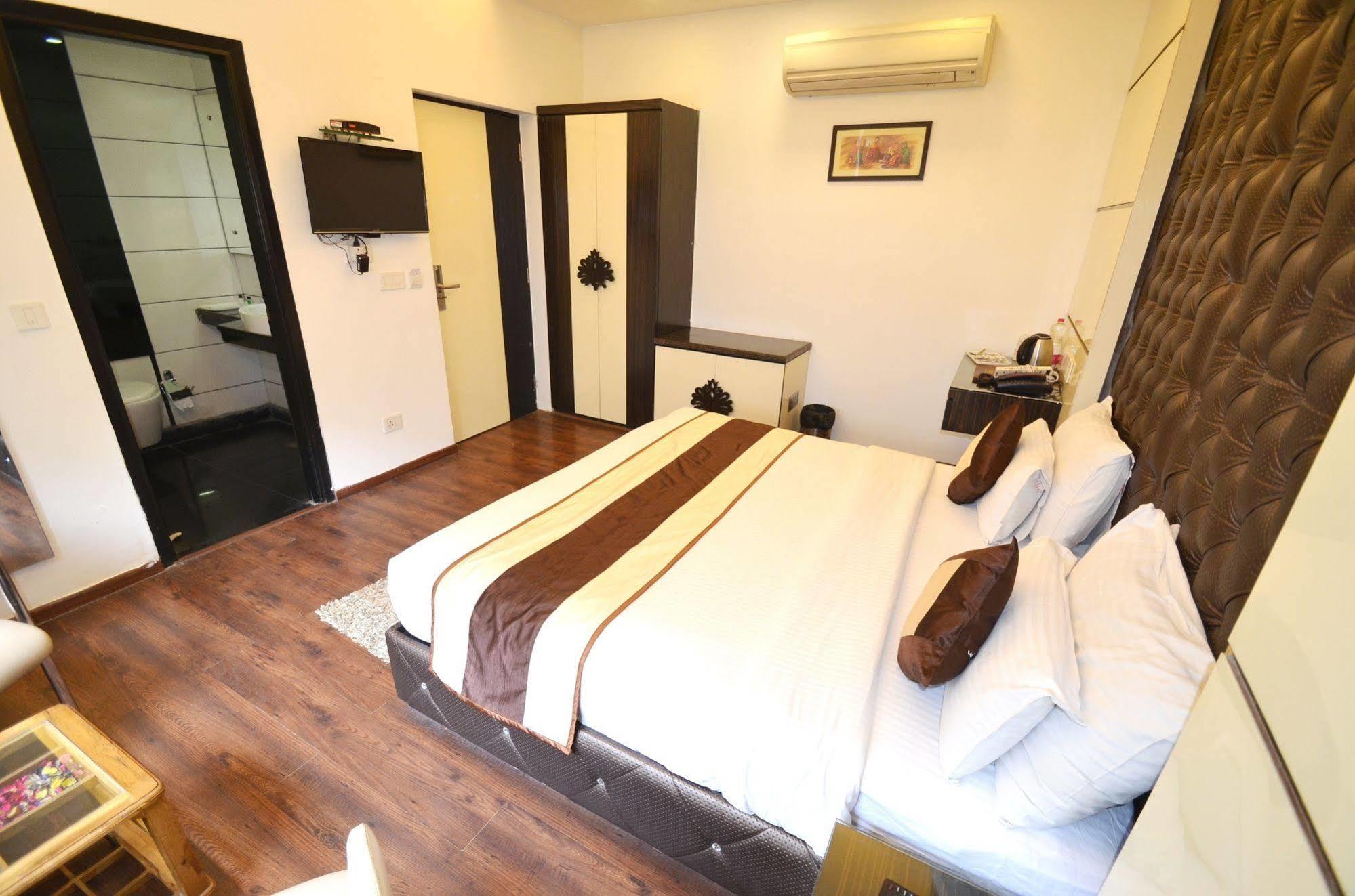 Hotel Metro View Delhi  Eksteriør bilde