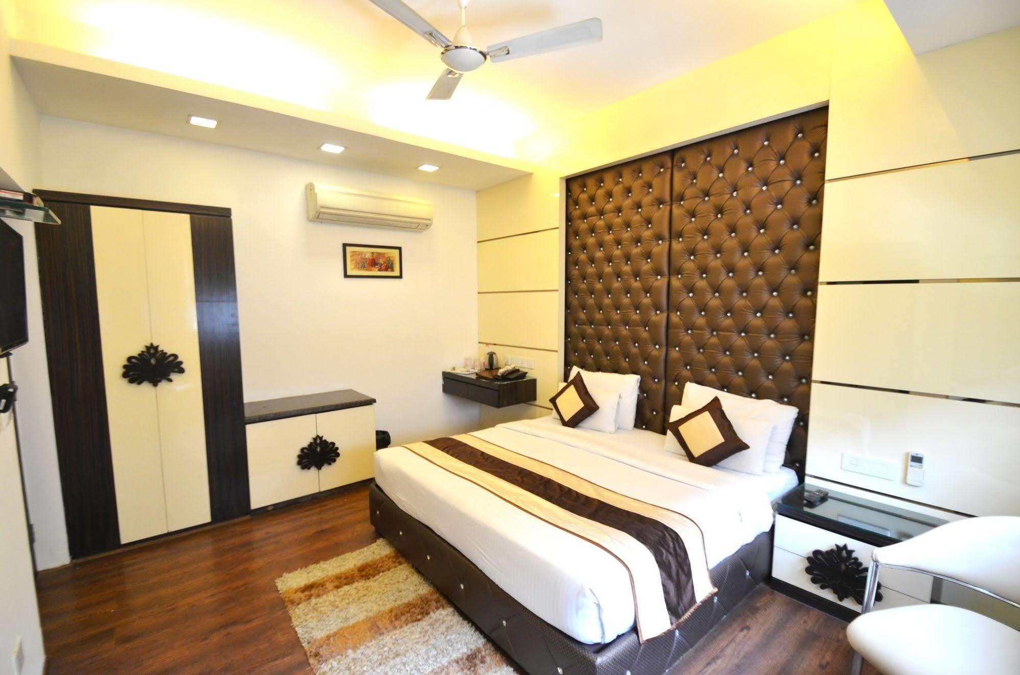 Hotel Metro View Delhi  Eksteriør bilde