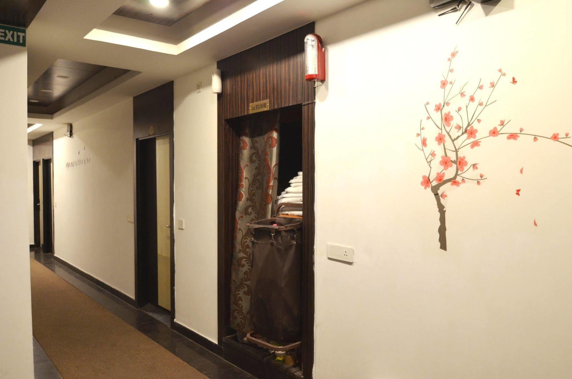 Hotel Metro View Delhi  Eksteriør bilde